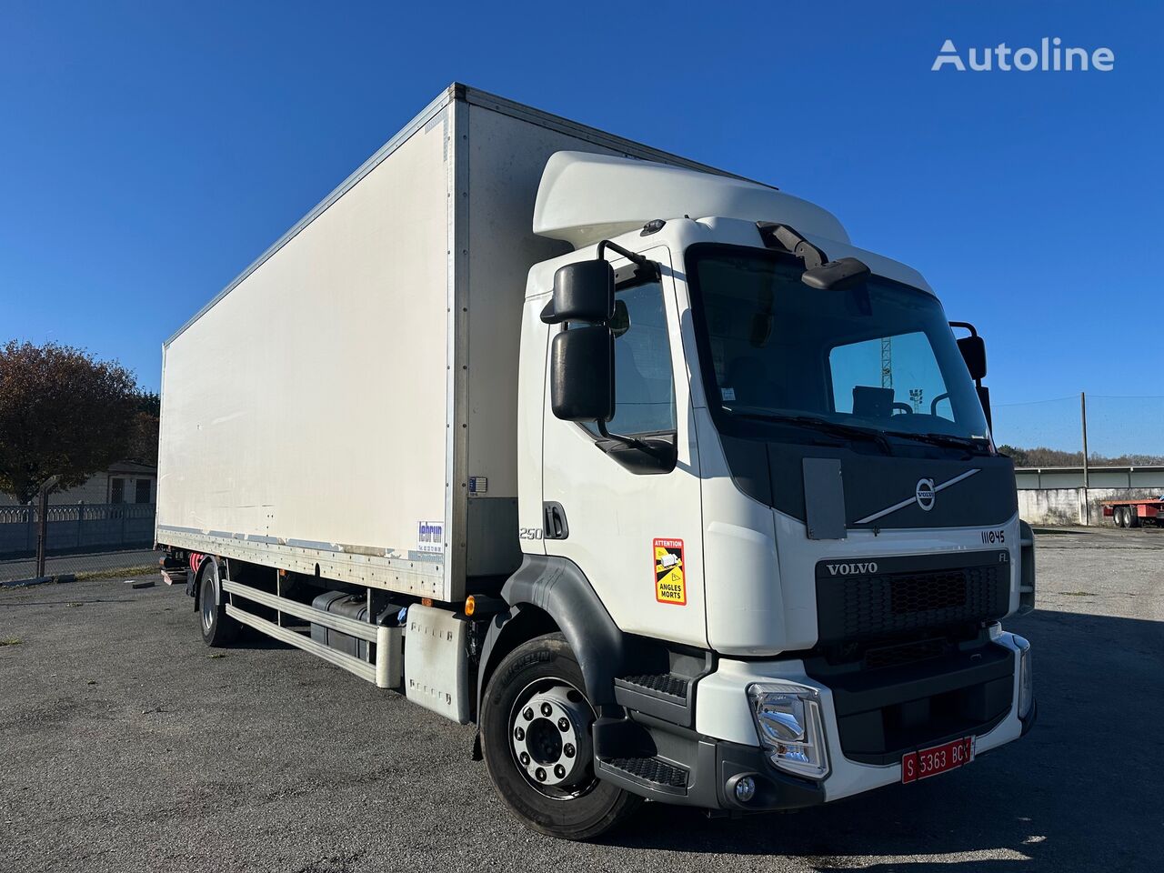 camion furgon Volvo FL 250