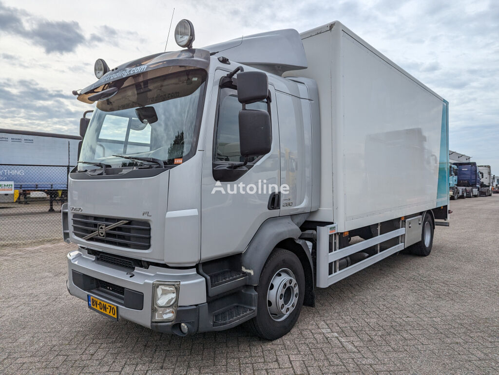 Volvo FL280 4x2 SleepCab 16T Euro5 - 6CIL - 5.60m GeslotenBak + Laadkl Koffer-LKW