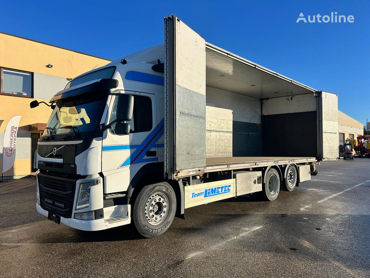 Volvo FM330 6X2*4 EURO6 + SIDE OPENING + BOX HEATING camión furgón