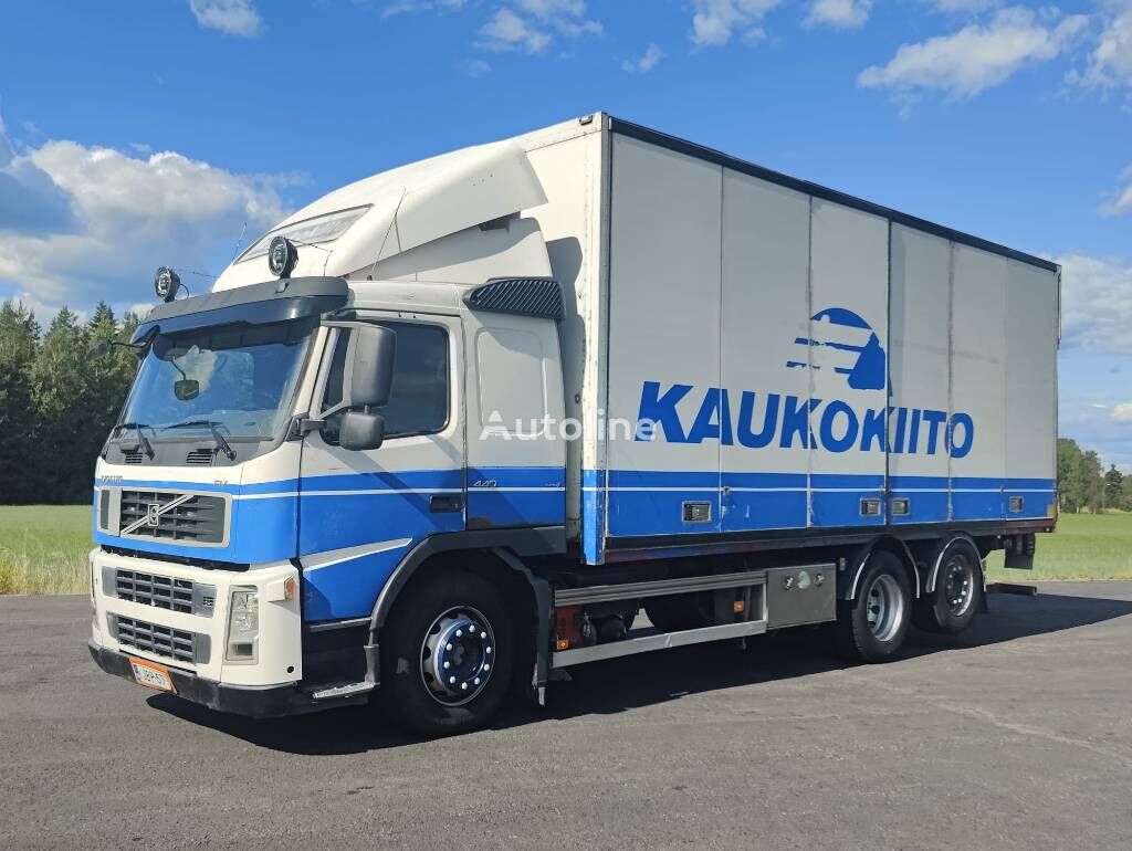 camion fourgon Volvo FM440