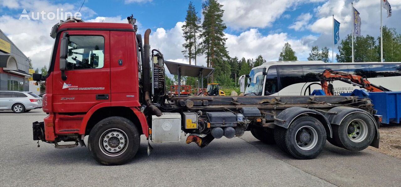 тросовый мультилифт Mercedes-Benz Actros vaihtolava-auto auravalmiudella ja alaterällä