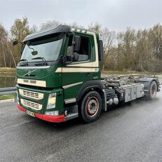 Volvo FM-330 camión con sistema de cables