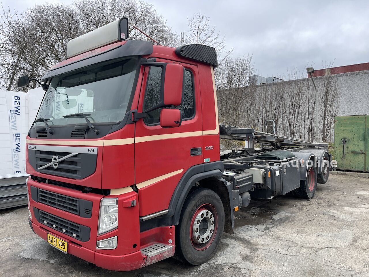 Volvo FM330 cable system truck