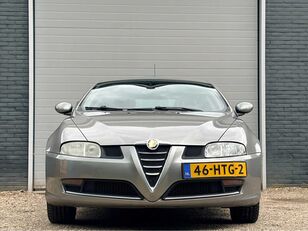 سيارة Alfa Romeo GT