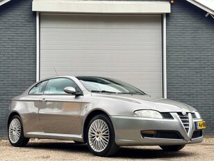 سيارة Alfa Romeo GT