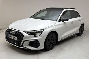 автомобиль Audi A3