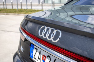 Automobil Audi A8 50 3.0 TDI V6 quattro tiptronic de vânzare - Imagine 13 | Autoline RO Automobil Audi A8 50 3.0 TDI V6 quattro tiptronic | Imagine 13 - Autoline