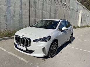 автомобил BMW 220i Active Tourer