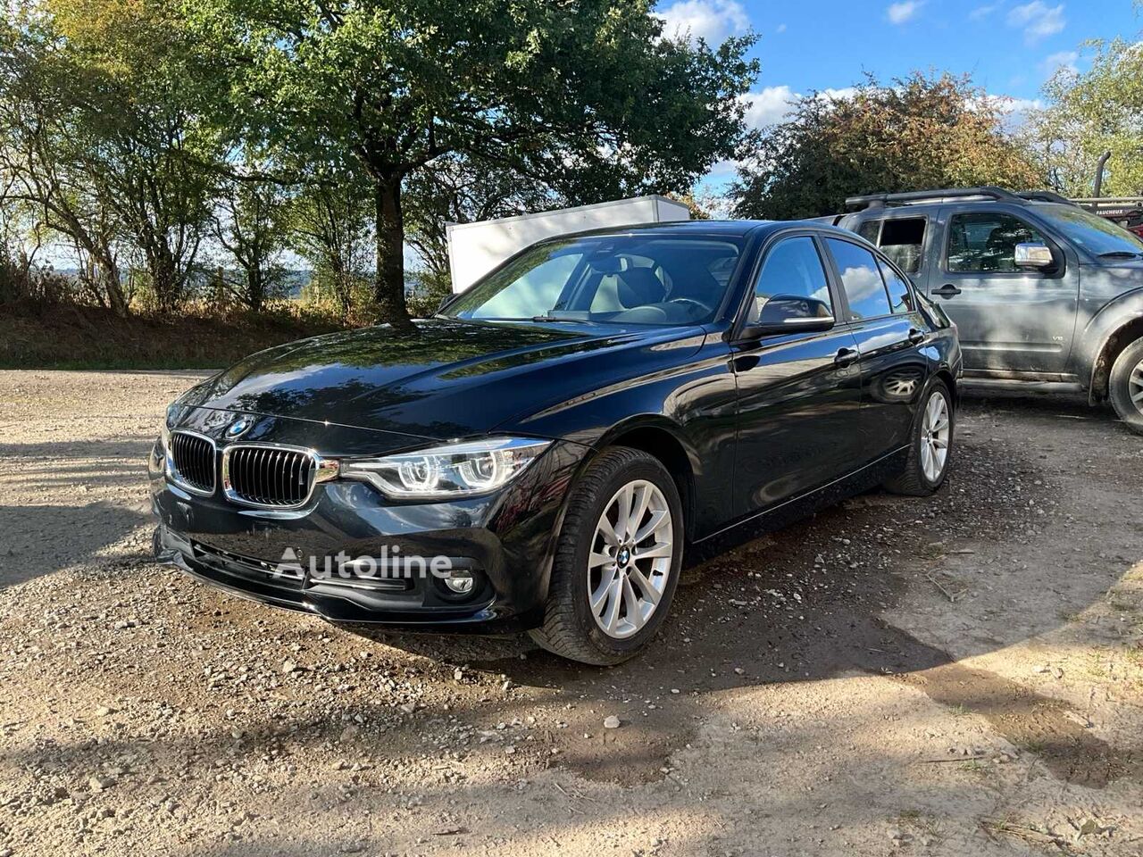 BMW 318i car - Autoline