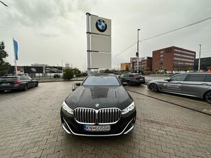 automobil BMW 730