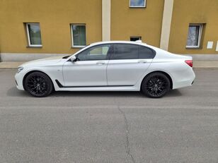 BMW 730d xDrive M-Paket car