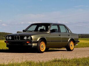 سيارة BMW E30 Limousine
