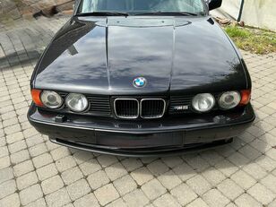 автомобиль BMW M5 E34