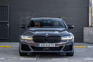 automobil BMW Rad 5 Touring 530d mHEV xDrive Shadow Line