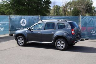 автомобиль Dacia Duster