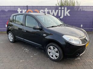 automobil Dacia Sandero