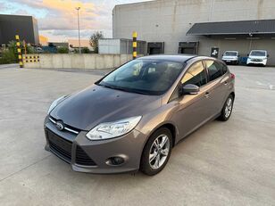 automobile Ford FOCUS