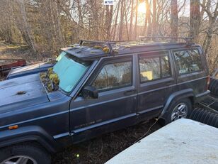 automobile Jeep Cherokee