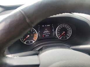 aвтомобил Jeep Renegade
