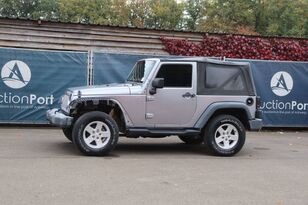автомобиль Jeep Wrangler Sport