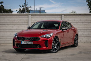 aвтомобил KIA Stinger GT 3.3 T-GDi