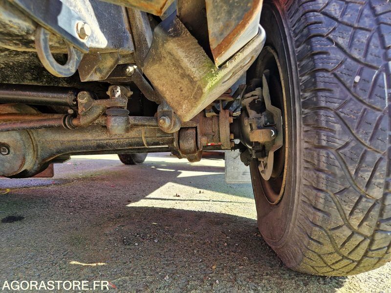 2000 Land Rover Defender-46148309