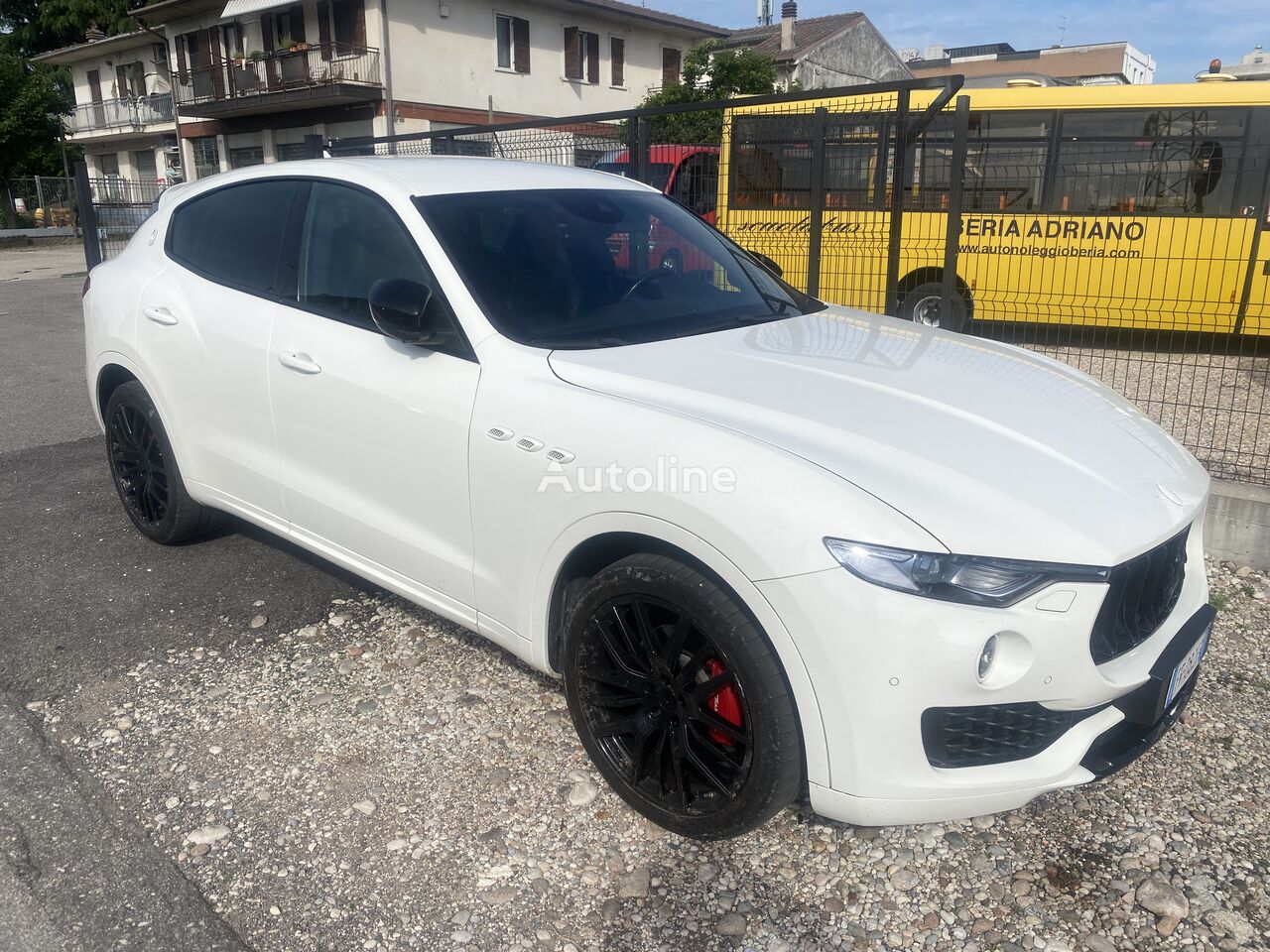 Automobile Maserati Levante - Autoline