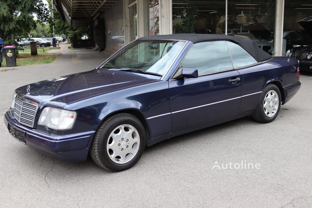 Carro Mercedes-Benz 320 E W124 Cabrio vintage car - Autoline