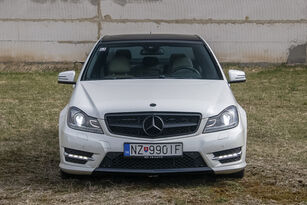 Mercedes-Benz C trieda 300 4MATIC automobil