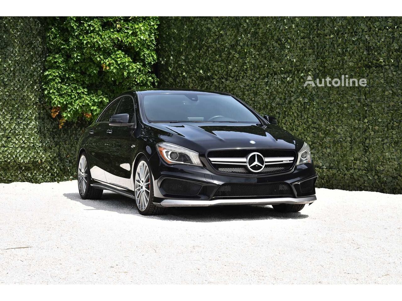 Carro Mercedes-Benz CLA 45 AMG - Autoline