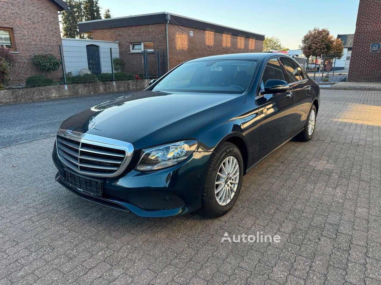 Mercedes-Benz E 220 d Limousine StndHzg car - Autoline