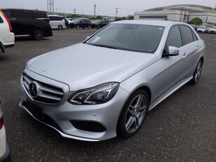 Mercedes-Benz E-CLASS automobil