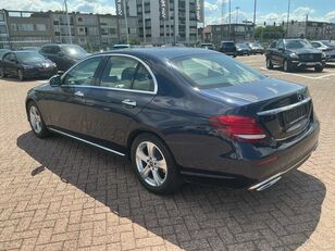 سيارة Mercedes-Benz E200