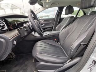 Mercedes-Benz E400d 4M car