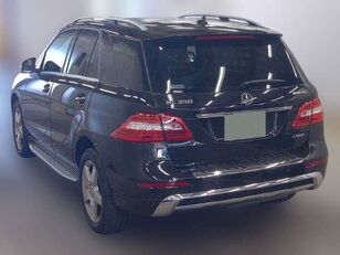 Mercedes-Benz M-CLASS car