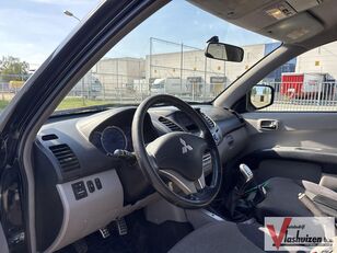automobile Mitsubishi L200