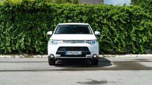 automobil Mitsubishi Outlander