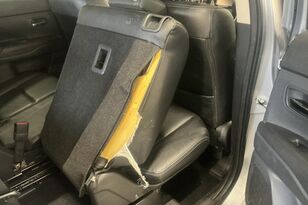 автомобиль Mitsubishi Outlander