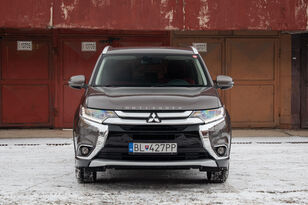 Mitsubishi Outlander 2.0 Automat 4&times;4 Len 74 417km 1.majiteľ AJ NA SPL&Aacute;TKY / automobil