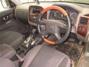 &ocirc; t&ocirc; Mitsubishi PAJERO
