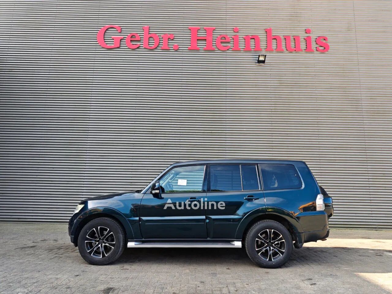 Mitsubishi Pajero 3.2 4WD car - Autoline