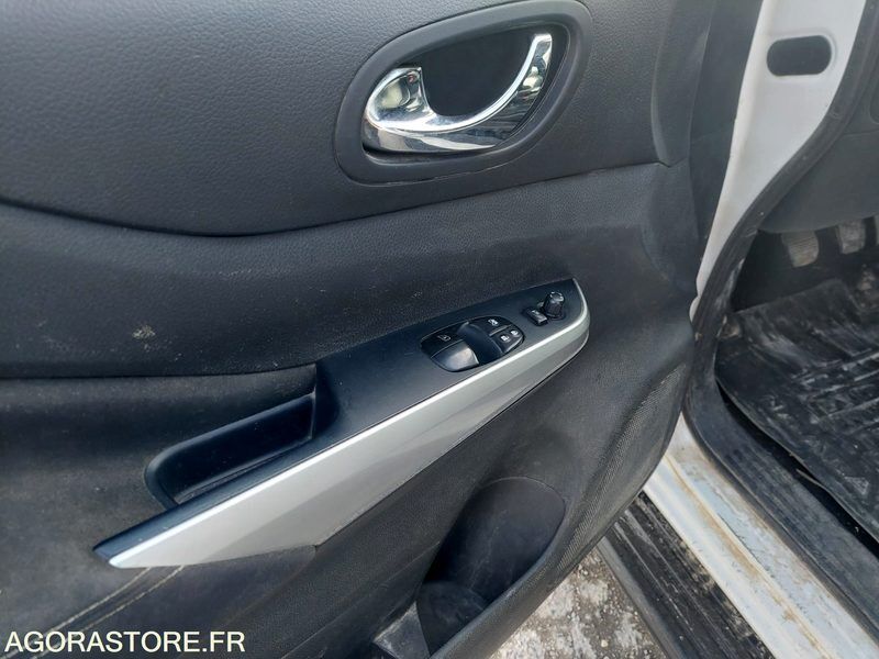 2019 NISSAN NP300-47509800