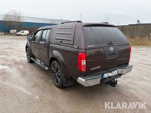 автомобиль Nissan Navara