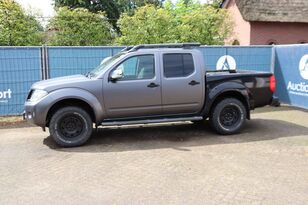 سيارة Nissan Navara