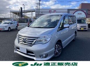 автомобил Nissan SERENA
