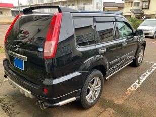 &ocirc; t&ocirc; Nissan X-TRAIL