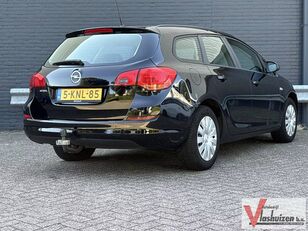 Opel Astra car
