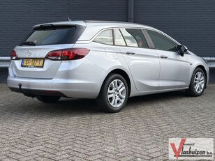 автомобиль Opel Astra