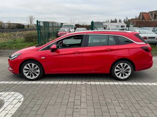 Opel Astra Sport Tourer + car