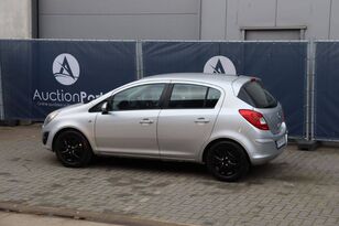 سيارة Opel Corsa